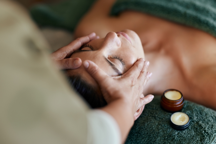 Relaxing in-home massage treatment