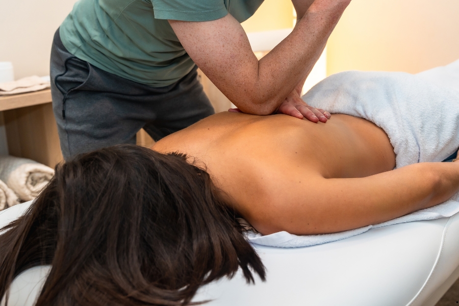 Deep tissue muscle relief massage
